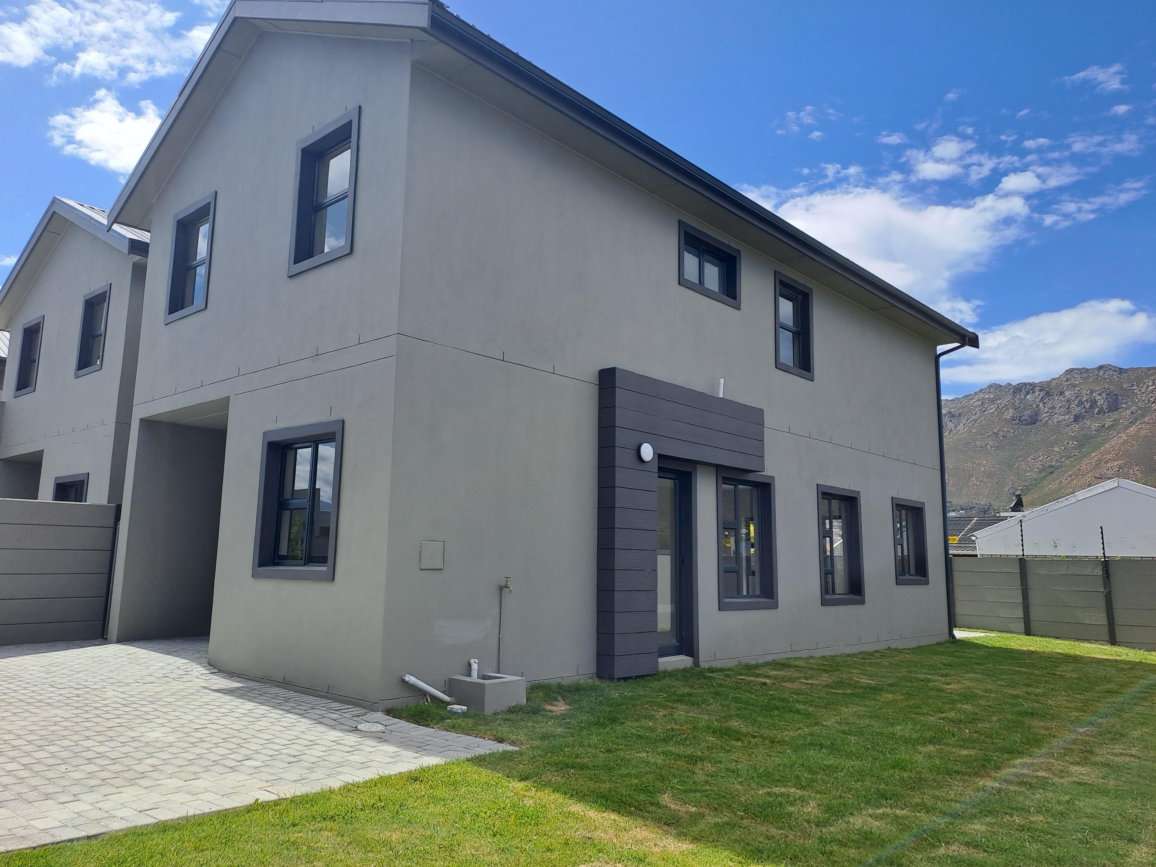 3 Bedroom Property for Sale in Sea Breeze Western Cape